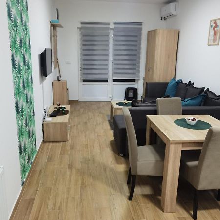 Apartman Marija Apartment ซอมโบร์ ภายนอก รูปภาพ