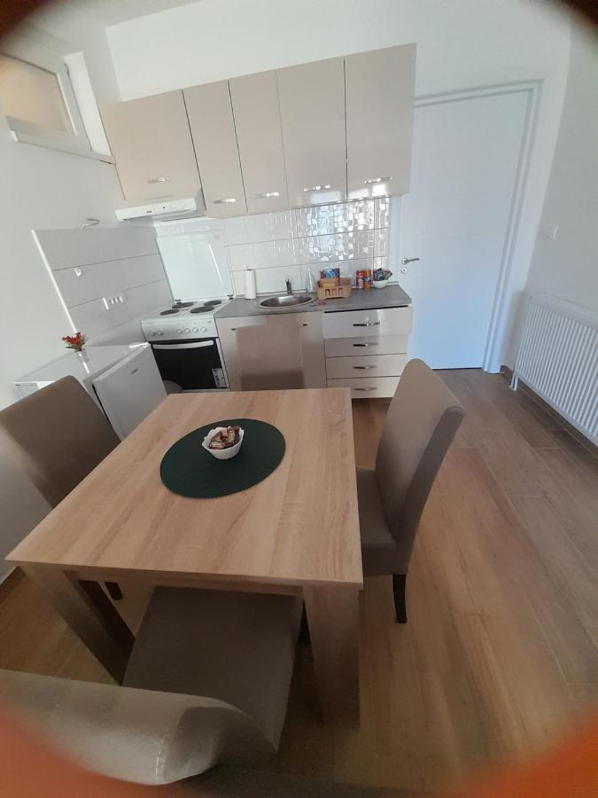 Apartman Marija Apartment ซอมโบร์ ภายนอก รูปภาพ